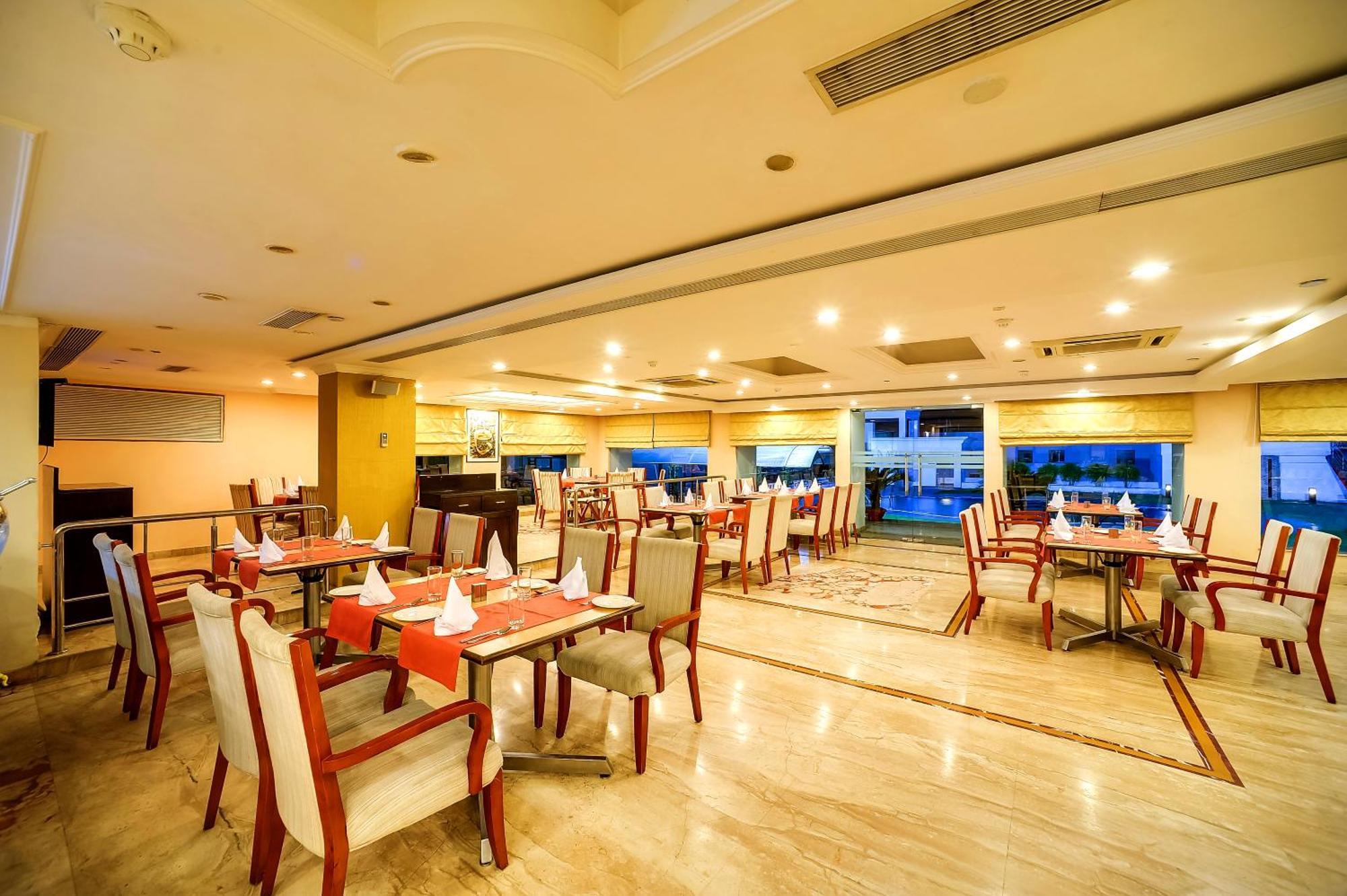 Royal Sarovar Portico Сіліґурі Екстер'єр фото