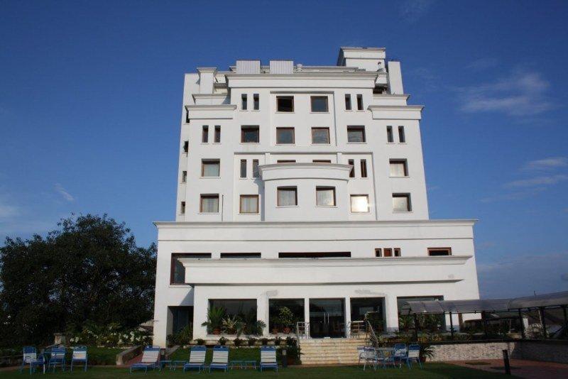 Royal Sarovar Portico Сіліґурі Екстер'єр фото
