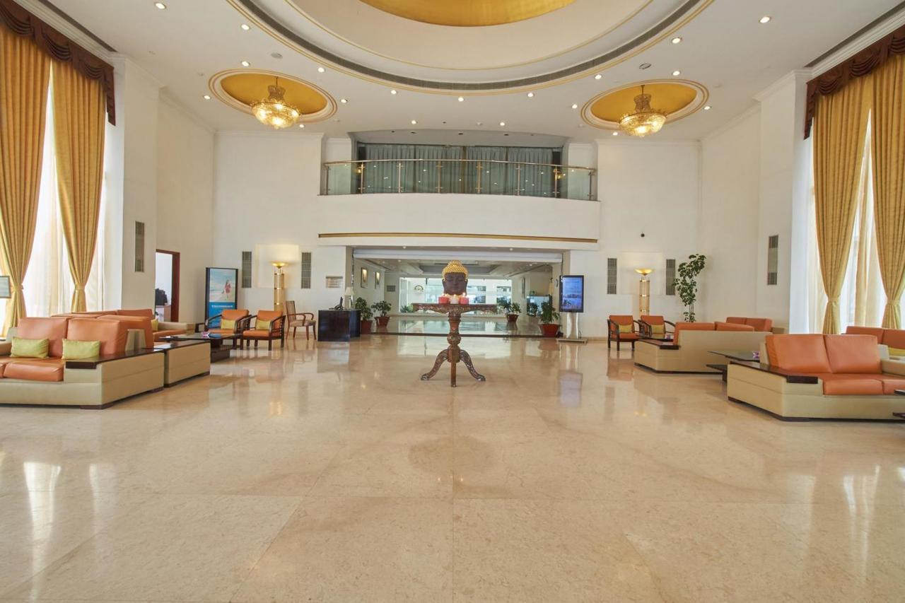 Royal Sarovar Portico Сіліґурі Екстер'єр фото