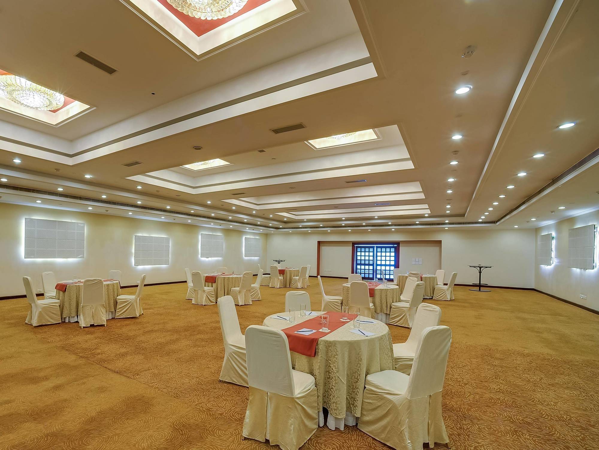 Royal Sarovar Portico Сіліґурі Екстер'єр фото