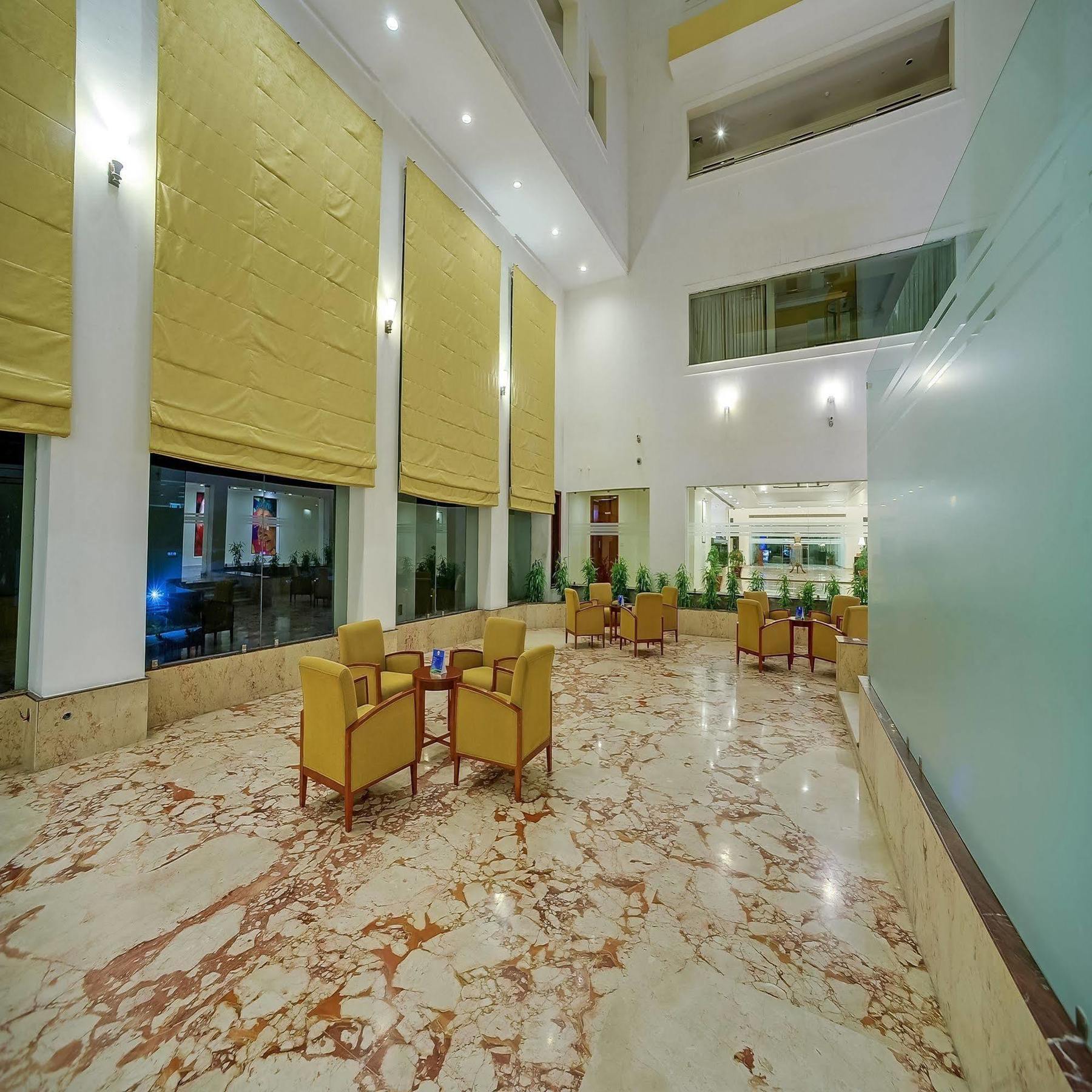 Royal Sarovar Portico Сіліґурі Екстер'єр фото