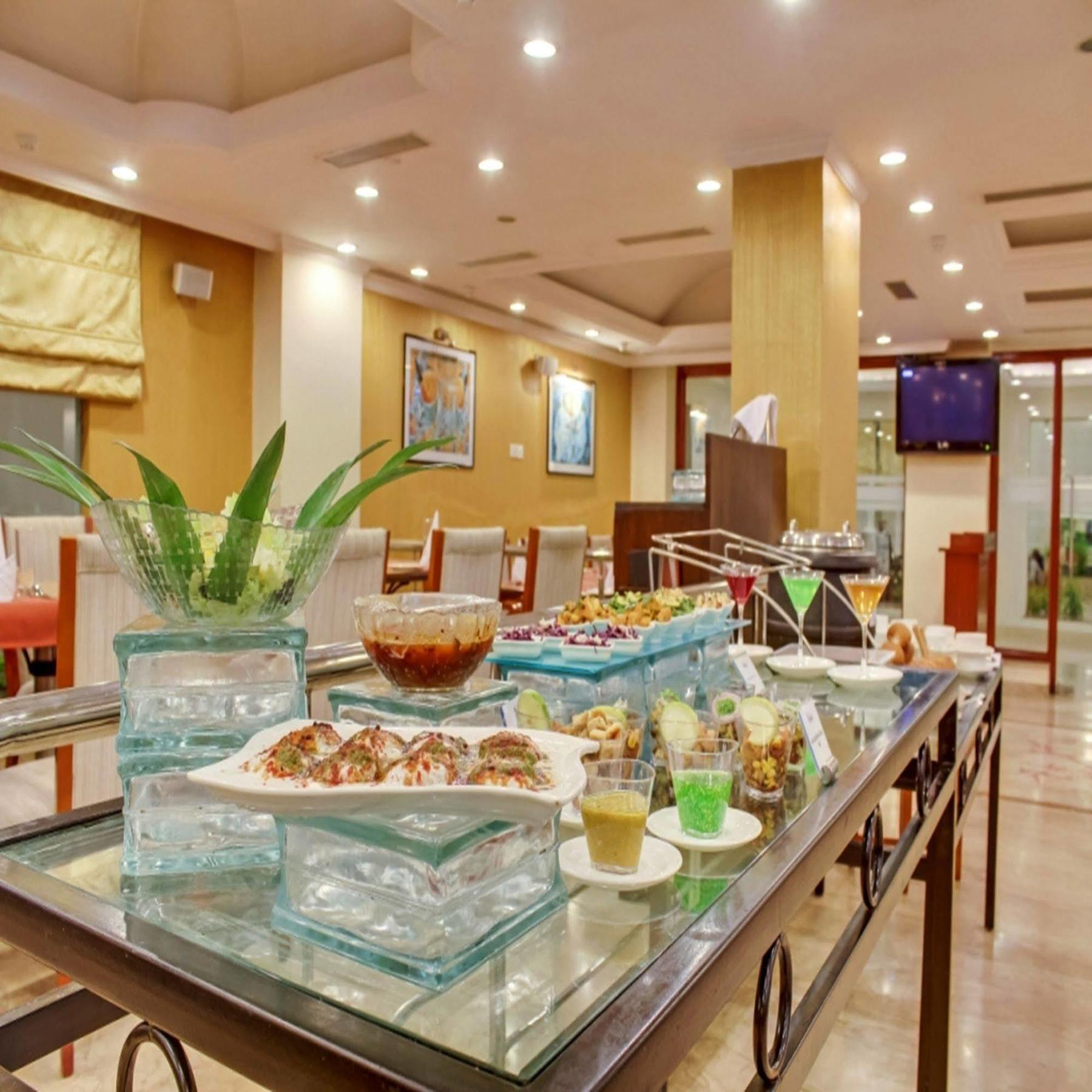 Royal Sarovar Portico Сіліґурі Екстер'єр фото